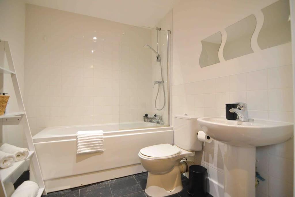Cosy, Centrally Located Studio With Gated Parking! Loughborough Dış mekan fotoğraf